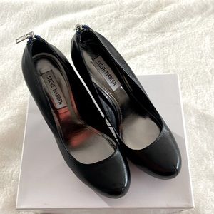 Steve Madden Platform heels!!! (Tap pic to see more details)